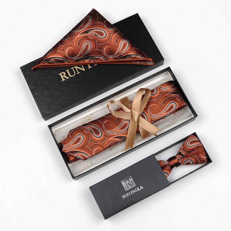 Set trei piese pentru bărbați, pentru afaceri: cravată, papion, batistă în model Paisley Jacquard