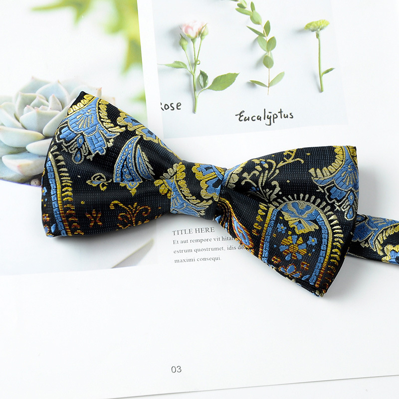 Set trei piese pentru bărbați, pentru afaceri: cravată, papion, batistă în model Paisley Jacquard