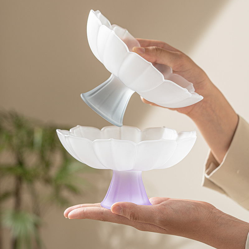 YOGEHOME γυάλινο πιάτο φρούτων με μοτίβο λωτού και υψηλό πόδι, Νέος Κινέζικος Στυλ επιδόρπιο πιάτο, 2024 έκδοση