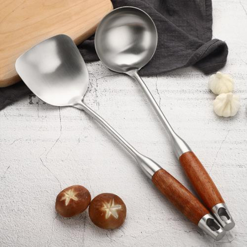 Nerūsējošā tērauda zupes karote ar garu kātiņu paredzēta zupas un putras pasniegšanai