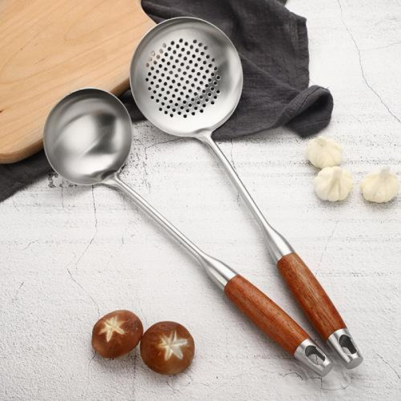 Nerūsējošā tērauda zupes karote ar garu kātiņu paredzēta zupas un putras pasniegšanai