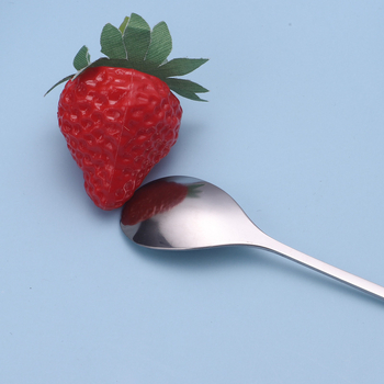 Lingură cu mâner lung, motiv floare de cireș, oțel inoxidabil 410, finisaj oglindă, Little Old Man Tableware