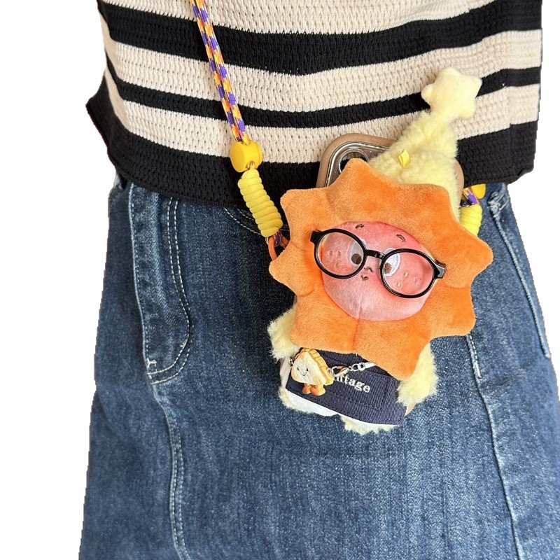 Telefono laikiklis su galiniu klipu, reguliuojamas nailono juostelė, rankų darbas, miela pūkų lėlė