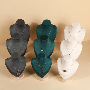 Suport de afișare pentru coliere, lemn și catifea, orientare portret, stil premium, construcție din flanel