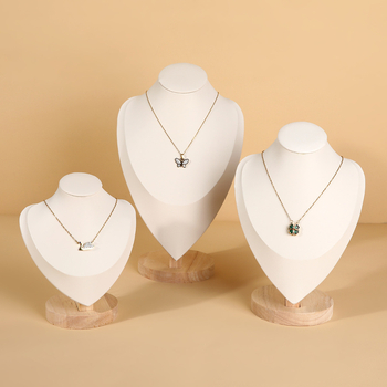 Suport de afișare pentru coliere, lemn și catifea, orientare portret, stil premium, construcție din flanel