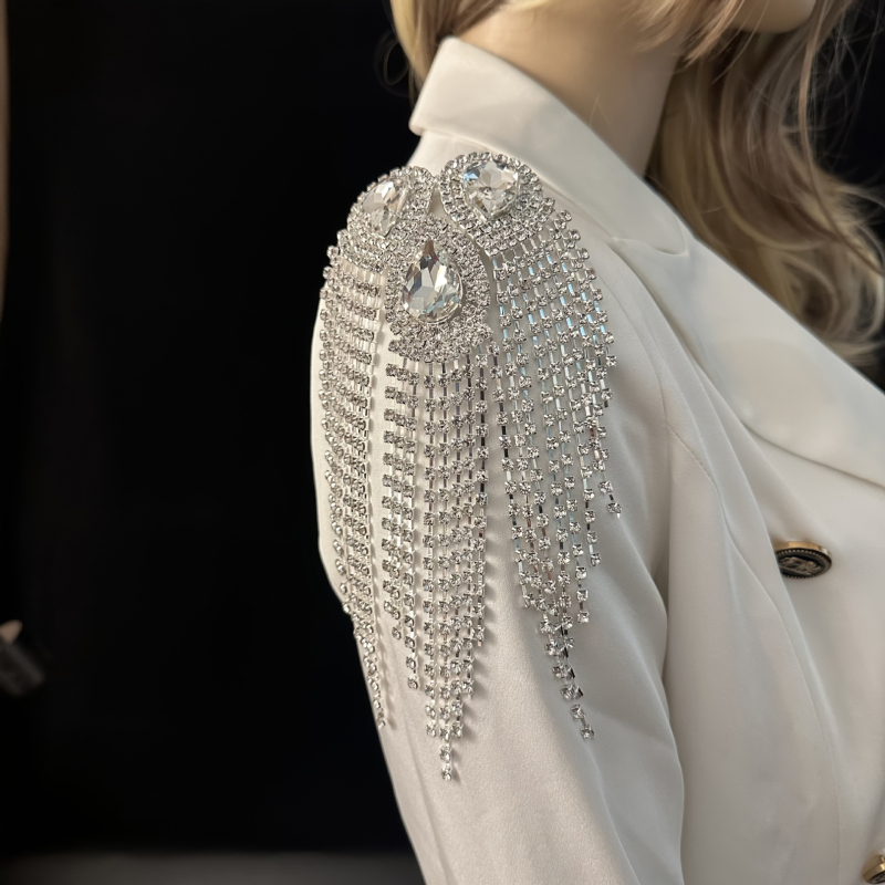 Kristālu plecu ķēde ar pūsi – Epaulets, corsage aksesuāri kleitai, skatuves tērpi, DIY rotaslietas (Materiāls: Kristāli; Stils: Moda, Unisex; Apstrādes tehnoloģija: Elektroplating; Iepakojums: Individuāls iepakojums)