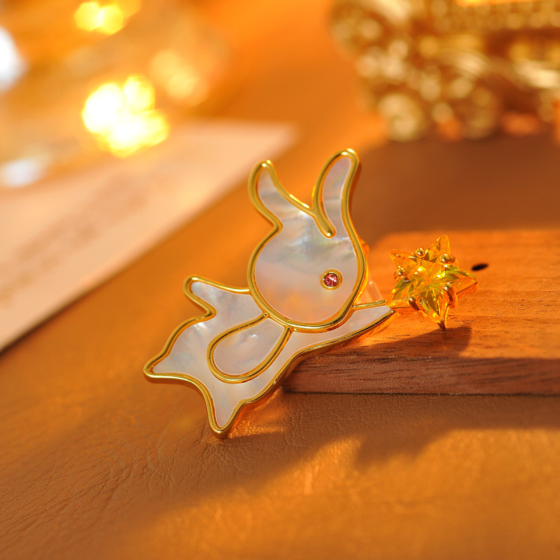 Broșă în formă de iepuraș din cupru, placare electrolitică, stil drăguț minimalist