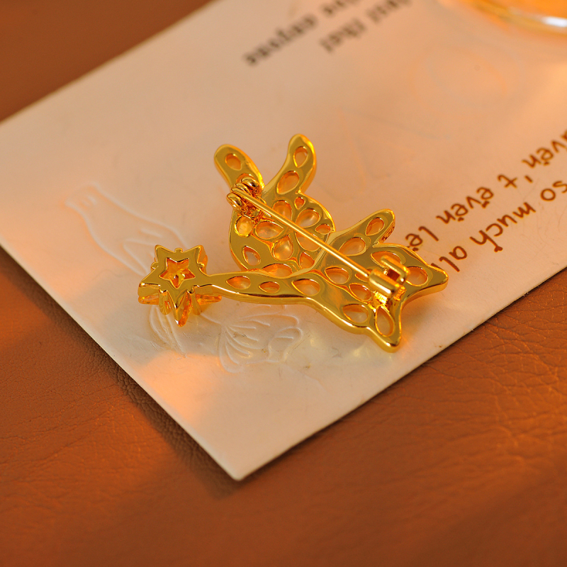 Broșă în formă de iepuraș din cupru, placare electrolitică, stil drăguț minimalist