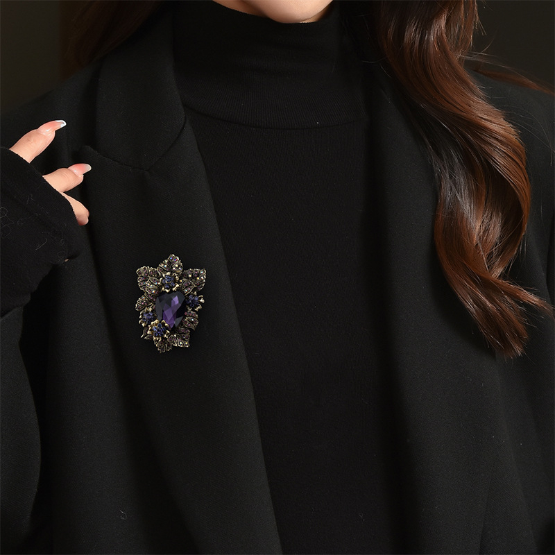 Καρφίτσα με γαλλικό φλοράλ σχέδιο, κράμα ψευδαργύρου με ενθέτους ρινοστόν, στυλ Fashion OL, διπλής χρήσης