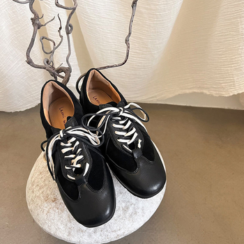 Naisi nahast jalatsid luku ja ssidumisega, ruudukujulise varbaga, kummist talla