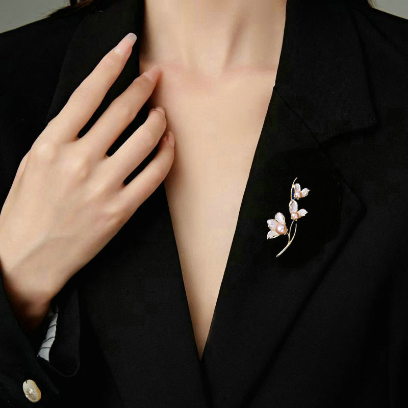 Χάλκινη καρφίτσα με μοτίβο λουλουδιού, ιδιαίτερο στυλ, μοντελοποίηση: λουλουδί, ηλεκτροπλατιωμένη επίστρωση