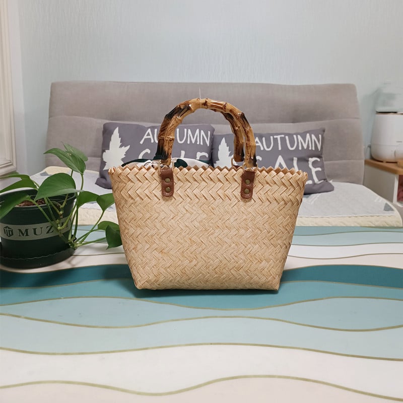 Geantă de damă din PVC, formă ovală, deschidere deschisă, fără căptușeală, fără curea, duritate medie spre moale