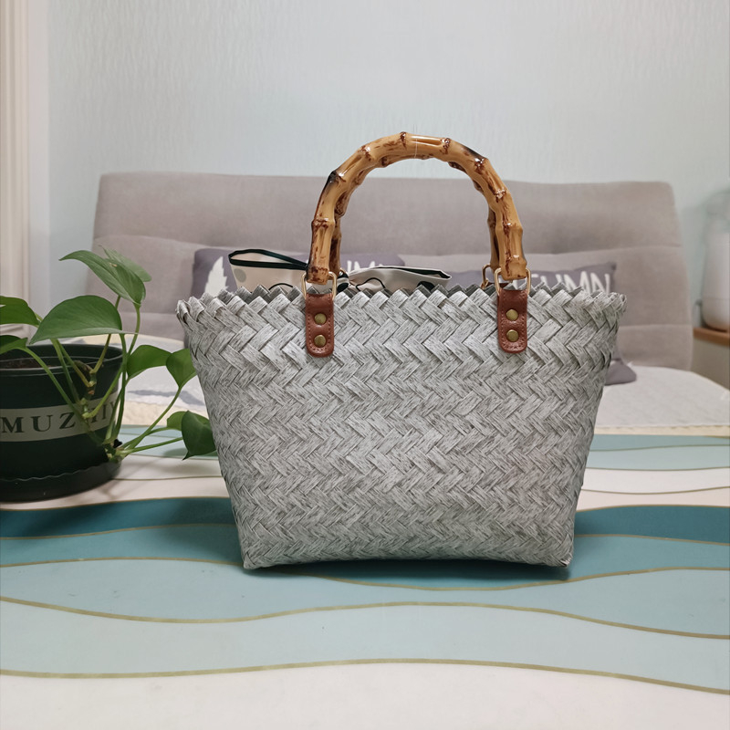 Geantă de damă din PVC, formă ovală, deschidere deschisă, fără căptușeală, fără curea, duritate medie spre moale