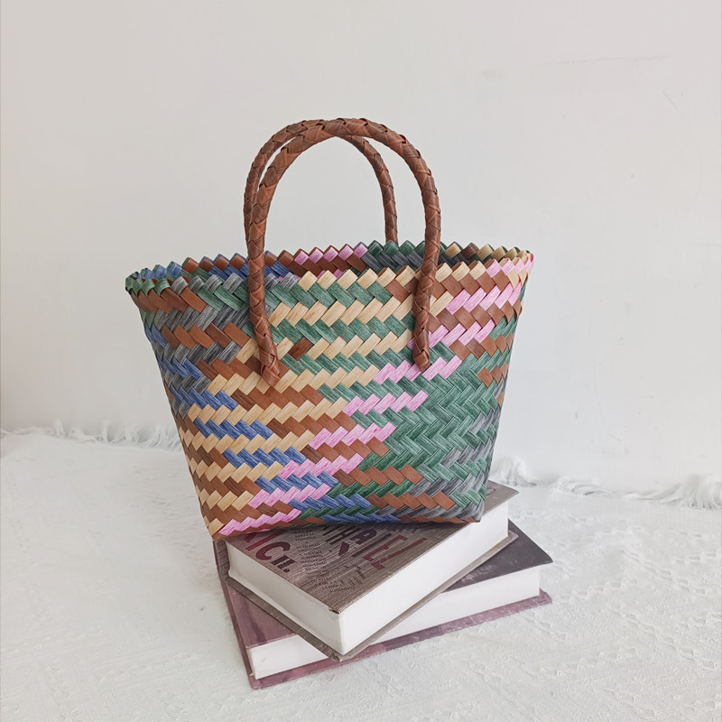 Geantă de damă din PVC, formă ovală, deschidere deschisă, fără căptușeală, fără curea, duritate medie spre moale