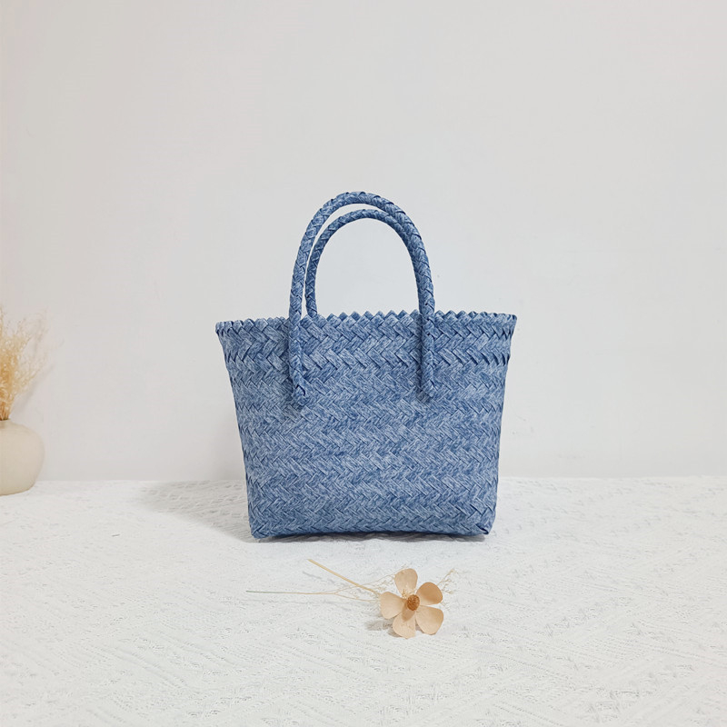 Geantă de damă din PVC, formă ovală, deschidere deschisă, fără căptușeală, fără curea, duritate medie spre moale