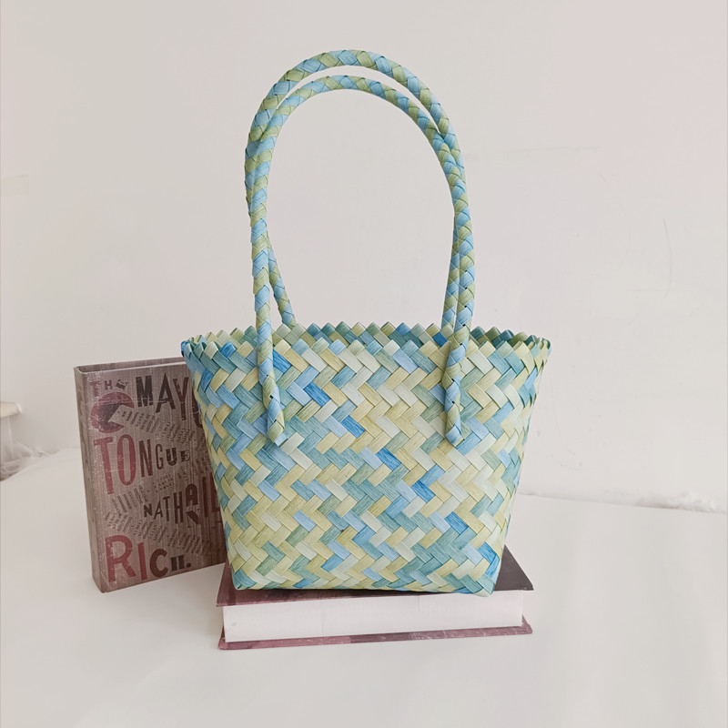 Geantă de damă din PVC, formă ovală, deschidere deschisă, fără căptușeală, fără curea, duritate medie spre moale