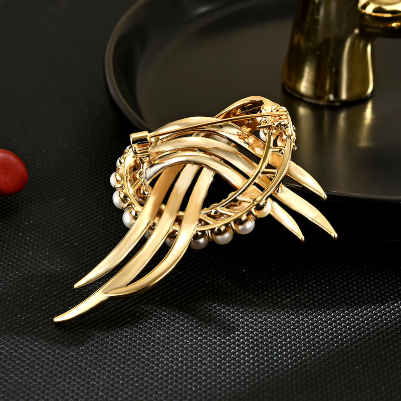 Unisex καρφίτσα Möbius από οικολογικό χαλκό με διαμαντοκοπία (χειμερινή συλλογή 2025)