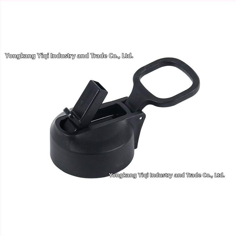 Caurspīdīga pudele ar pūšļotā aizsardzības vāciņu, izvirzīts rokturis ar skrūvi, vāciņš tiešai dzeršanai un silikona uzgaļa — Materiāls: Plastmasa; Logotipa druka: Iespējama; Personalizācija: Jā; Kvalitāte: Premium; Stils: Mūsdienīgs minimālisms