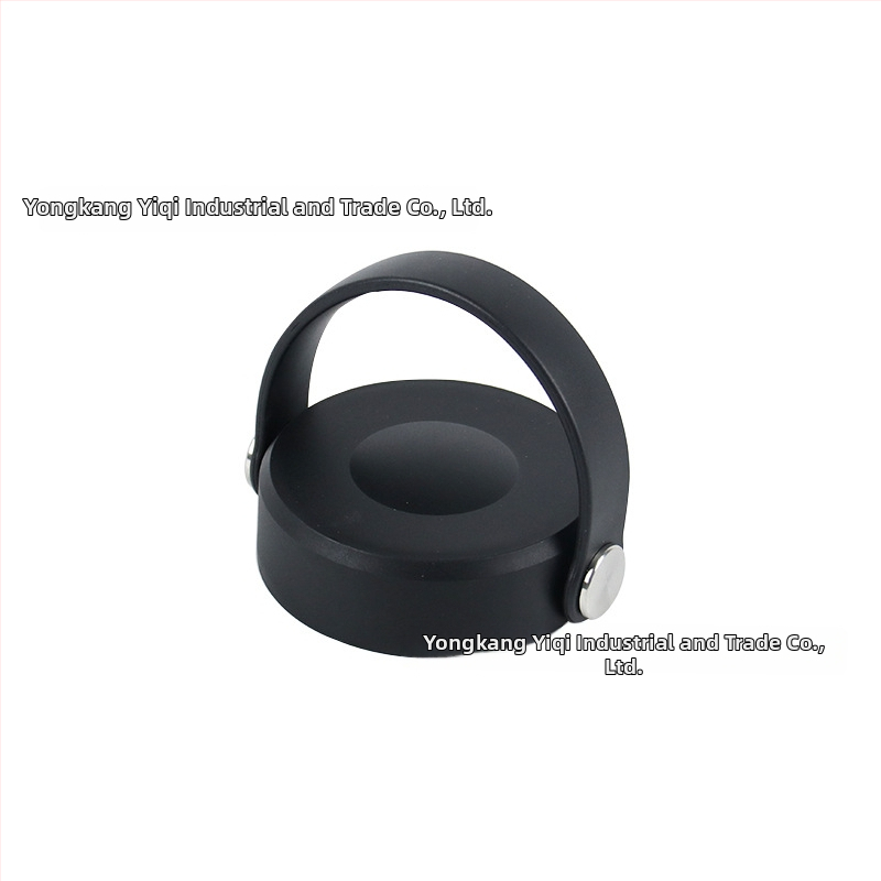 Caurspīdīga pudele ar pūšļotā aizsardzības vāciņu, izvirzīts rokturis ar skrūvi, vāciņš tiešai dzeršanai un silikona uzgaļa — Materiāls: Plastmasa; Logotipa druka: Iespējama; Personalizācija: Jā; Kvalitāte: Premium; Stils: Mūsdienīgs minimālisms