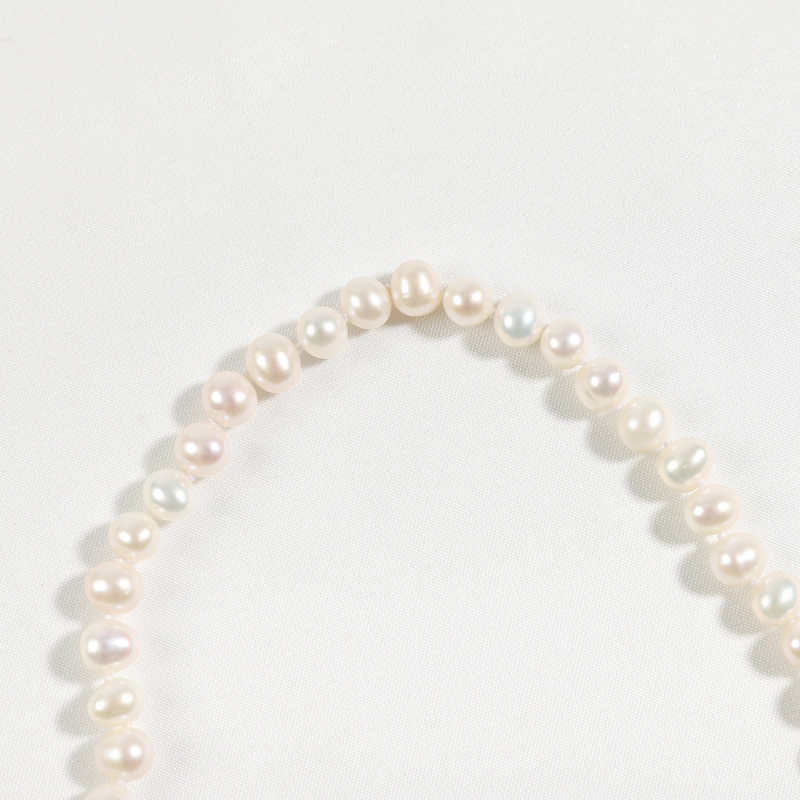 Κολιέ από γλυκού νερού μαργαριτάρια, σχεδόν σφαιρικά, 925 ασήμι, προέλευση Ζουτζι