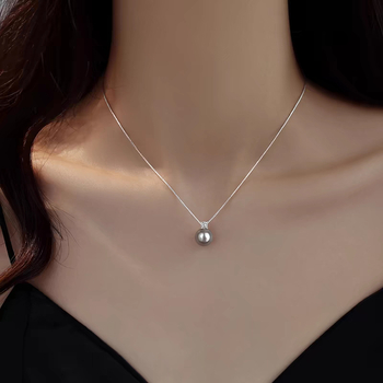 Műgyöngyös nyaklánc anyai gyöngy medállal, geometriai dizájn, kulcscsont-lánc, körméret 21–50 cm