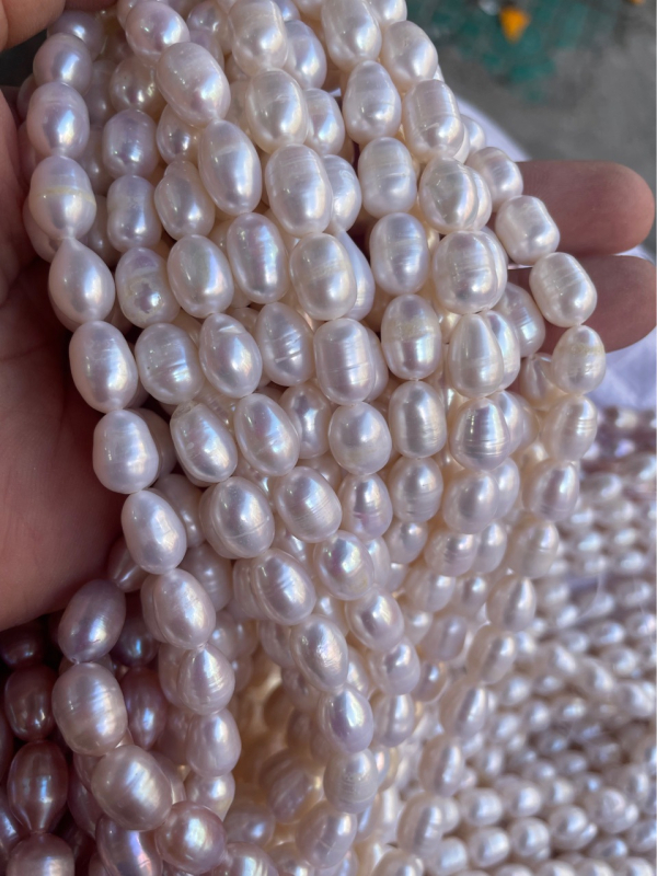 Κολιέ από φυσικά μαργαριάρια γλυκού νερού, χειροποίητο, χωρίς πυρήνα, ελάχιστες ατέλειες, λαμπερό φινίρισμα