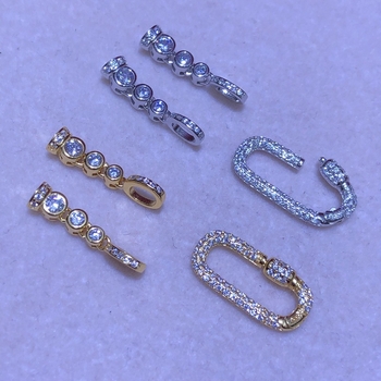 Perlų vėrinys su ištiestu pilno deimantų sujungimo užraktu, 925 sidabras, elektroplatinimas, Žiema 2025