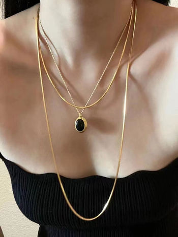 Réz nyaklánc elektroplatott bevonattal, kígyócsont lánc, U-formájú geometria, nőknek