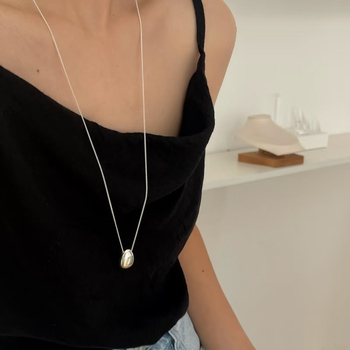 Maysika S925 ezüst nyaklánc – csepp alakú, oldalsó lánccal, hossz 71–80 cm