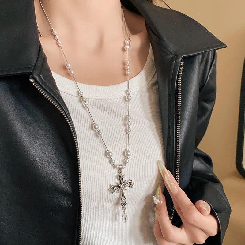 Nyaklánc keresztmedállal és rhinestone beépítéssel, ötvözet anyag, elektroplatírozás, Ins stílus, nyár 2025