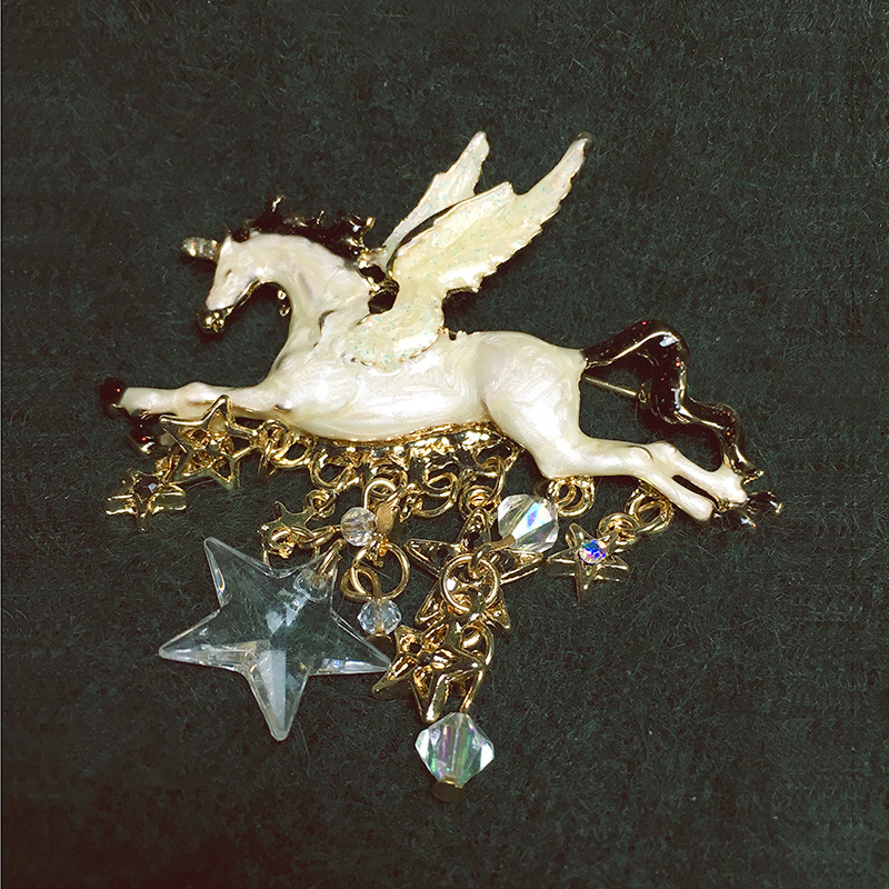 Брошка: Пегас мультфилм персонаж със звезда и ресни - метална сплав, женски стил, кристална обработка, декоративно изделие, пролет 2025