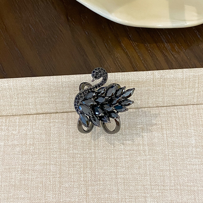 Réz sálkapocs cirkón beépítéssel, mikro-beállítás, női divat kiegészítő, állat/horoszkóp forma