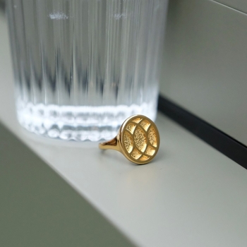 Aranyozott rézből készült egyrészes sálcsat – egyszerű, uniszex, geometriai mintázat, elektroplakálás, testreszabható