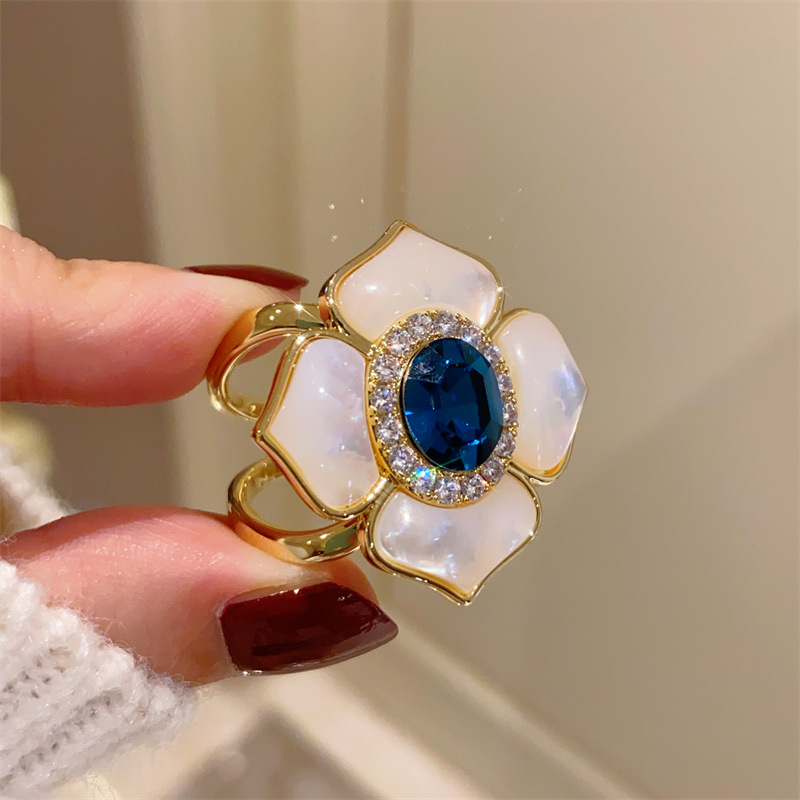 Réz sálzár camellia alakú, kagyló bevésés, gyémánt felülettel, francia stílus, uniszex