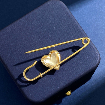 Брошка със сърцевидна форма, ретро стил, унисекс дизайн, меден материал, звезден мотив, електроплатинг