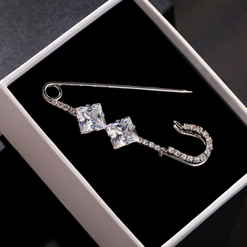 Брошка от меден сплав с циркони, дамски корейски стил, геометричен модел