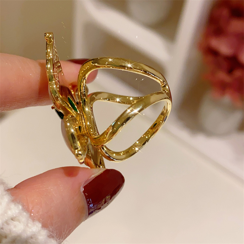 Réz pillangó alakú csat ruhákhoz és sálakhoz – uniszex, francia stílus, mesterséges kövekkel és gyémántos felülettel