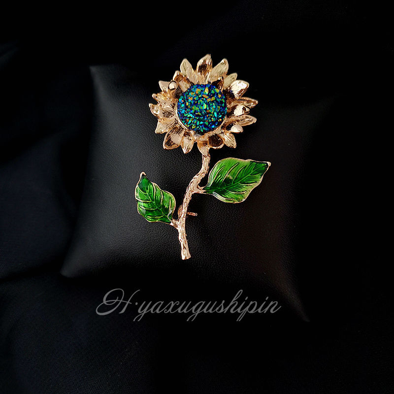 Брошка с емайлов слънчогледов мотив, ретро литературен стил, сплав