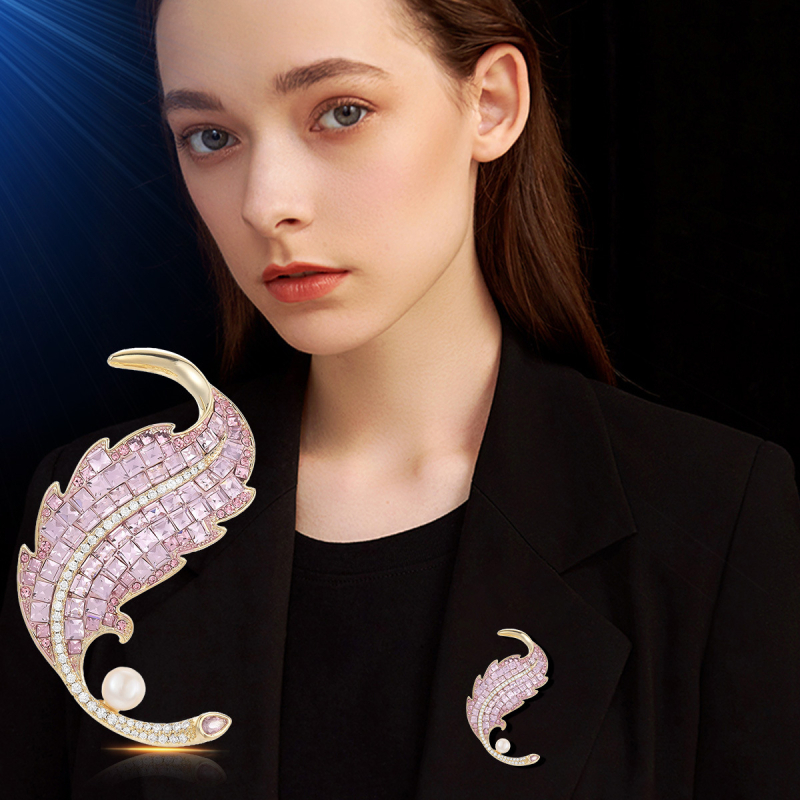 Медна брошка, унисекс в луксозен стил, електроплатирана обработка, функция: декорация, вид: брошка (Материал: Мед; Стил: Унисекс, Луксозен; Обработка: Електроплатинация; Функция: Декорация; Вид: Брошка)