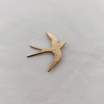 Брошка със мотив лястовица от сплав, матово електроплакиране, артистичен ретро стил, пролет 2023