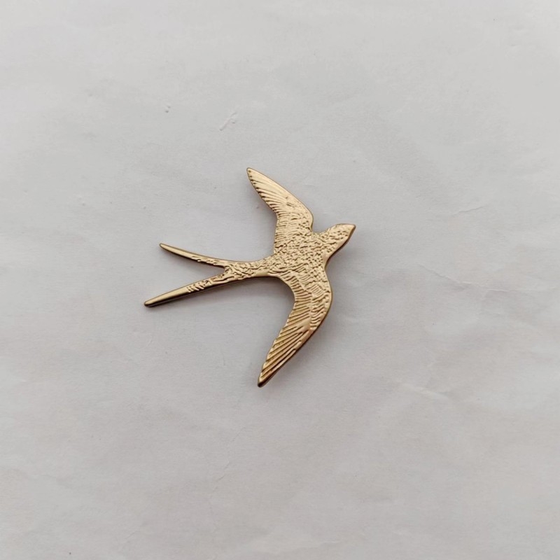 Брошка със мотив лястовица от сплав, матово електроплакиране, артистичен ретро стил, пролет 2023