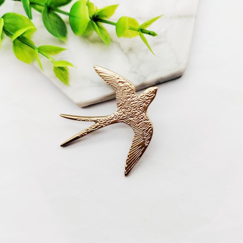 Брошка със мотив лястовица от сплав, матово електроплакиране, артистичен ретро стил, пролет 2023