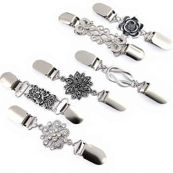 Strasszos kendőkapocs – geometriás ötvözet, japán/koreai stílus, elektroplating, fehérarany betéttel