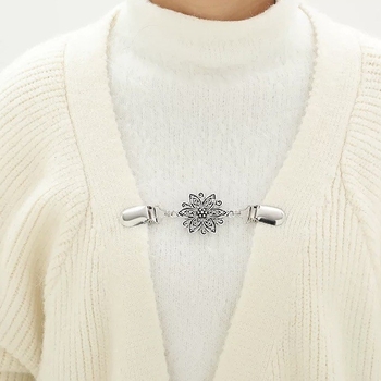 Strasszos kendőkapocs – geometriás ötvözet, japán/koreai stílus, elektroplating, fehérarany betéttel