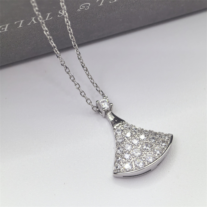 Колие от сребро 925 с диамантено паве, фан‑образен дизайн, стил лек лукс