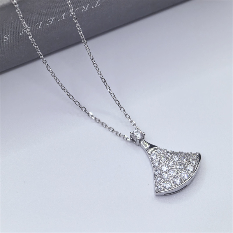 Колие от сребро 925 с диамантено паве, фан‑образен дизайн, стил лек лукс