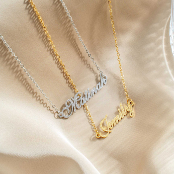 Névnyaklánc rozsdamentes acélból, eredeti dizájn, matt betű medál, homokfúvott felület, termékkód Yx1212