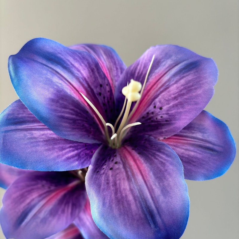 Umjetno cvijeće Lilium — svilenih cvjetova, tehnika ubrizgavanja kalupa, za vjenčanja, kućnu dekoraciju i rekvizite za fotografije