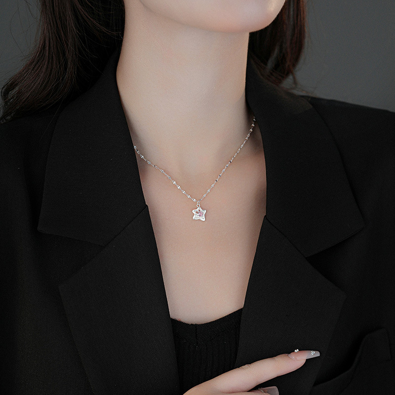 Ogrlica od srebra 925 s geometrijskim dizajnom i privjeskom u obliku morske zvijezde, lip chain dizajn, elektroplatirani završni sloj, težina oko 1,88 g, korejski stil