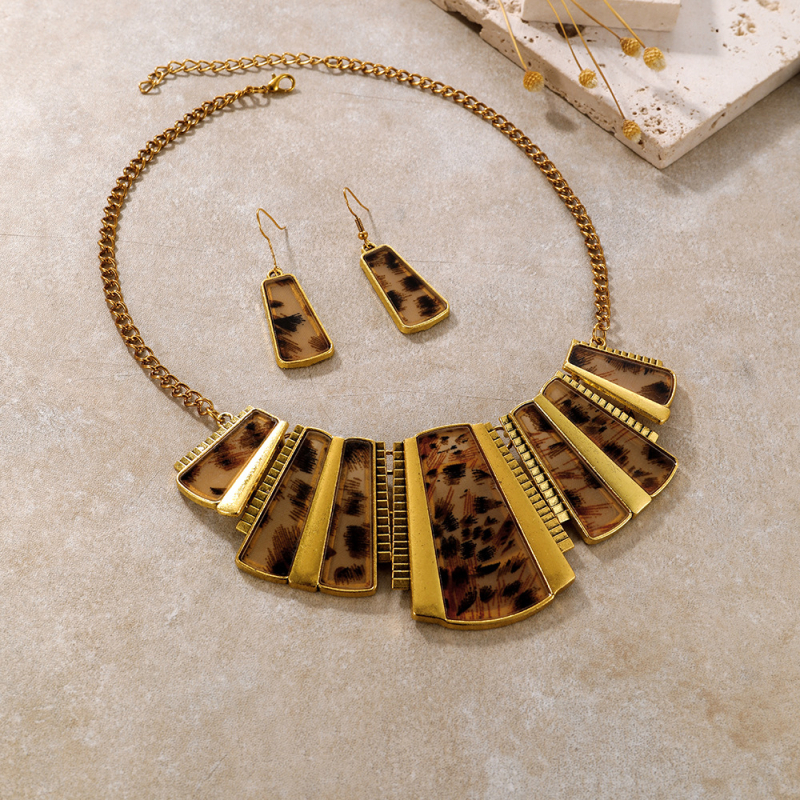 Geometriai mintázatú ötvözet nyaklánc készlet, fülbevalóval, szabályos lánccal, elektroplattázott bevonat